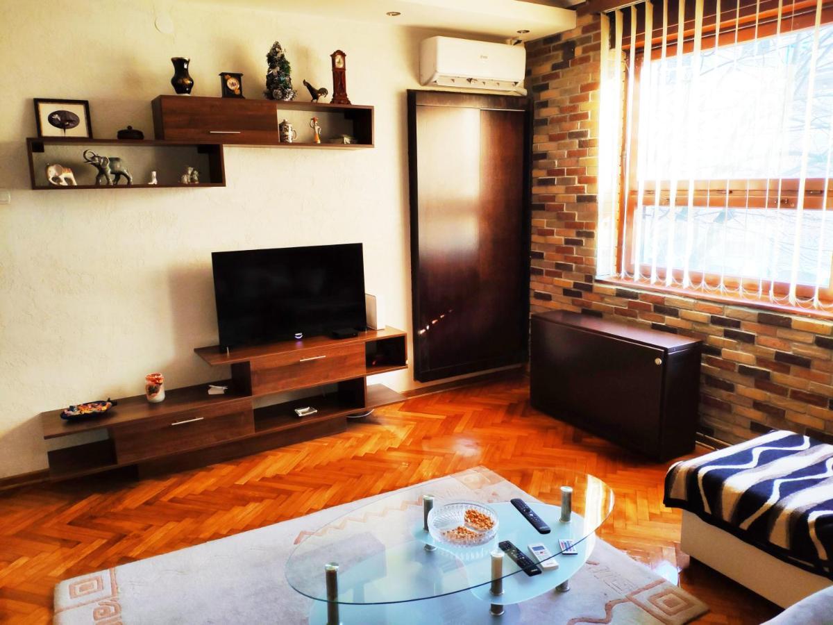 V2 With Love - Vintage Modern And Spacious Белград Экстерьер фото